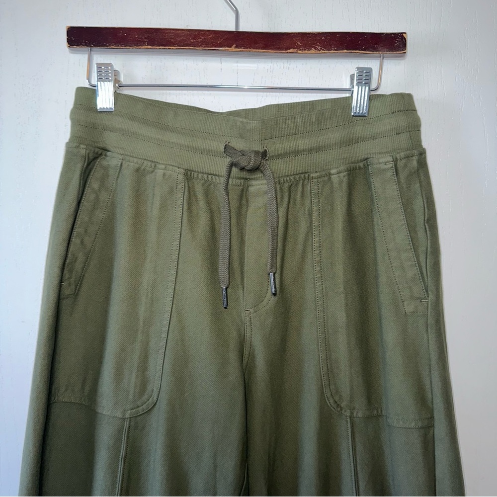 Athleta Women’s Aspen Olive Farallon Weekender Snap Ankle Pants- Size Small - Picture 15 of 16